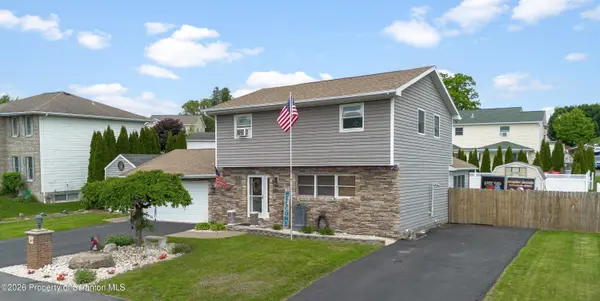 1335 Hampton DR, Archbald, PA 18403