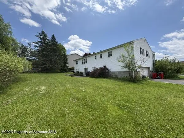 121 Belmont AVE, Clarks Green, PA 18411
