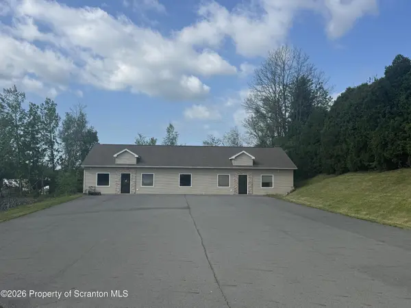 7 Oakwood DR, Scranton, PA 18504