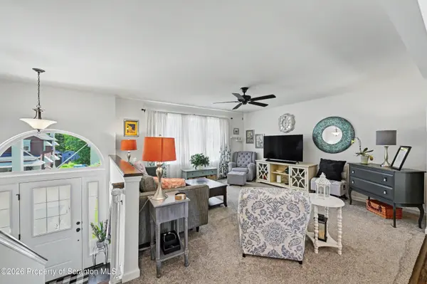 226 Wyalusing AVE, Old Forge, PA 18518