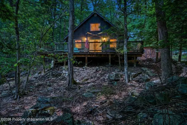 1031 Canary LN, Lake Ariel, PA 18436