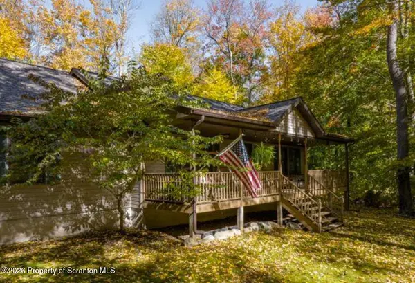 12 Natalie CT, Clifton Twp, PA 18424