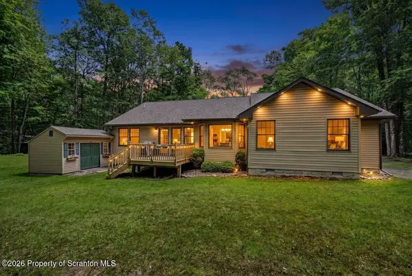 12 Natalie CT, Clifton Twp, PA 18424