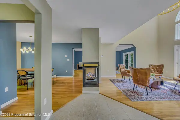 102 Eagle Rock RD, Lackawaxen, PA 18435