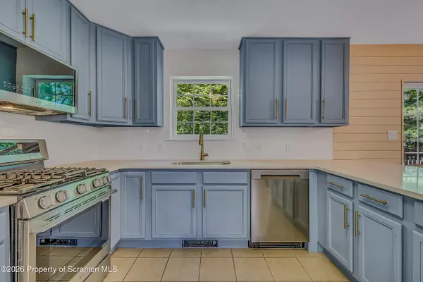 102 Eagle Rock RD, Lackawaxen, PA 18435