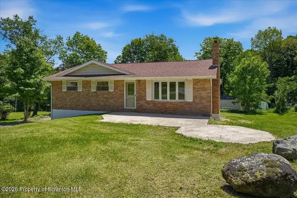82 Jubilee RD, Covington Twp, PA 18424