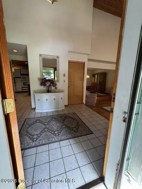 1314 Oakmont RD, Clarks Summit, PA 18411