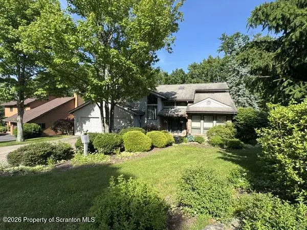 1314 Oakmont RD, Clarks Summit, PA 18411
