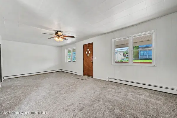 918 N Valley AVE, Olyphant, PA 18447