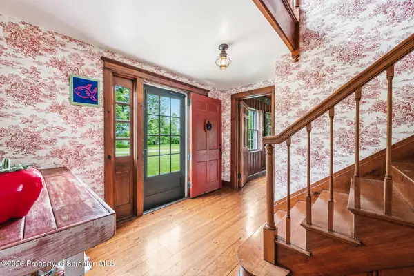 39 Golf Course RD, Dallas, PA 18612