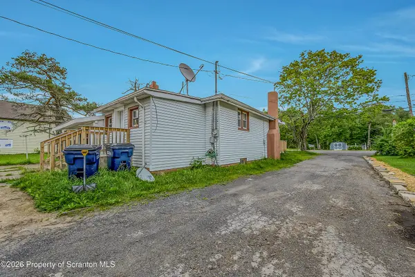 664 Laurel DR #Front, Tobyhanna, PA 18466