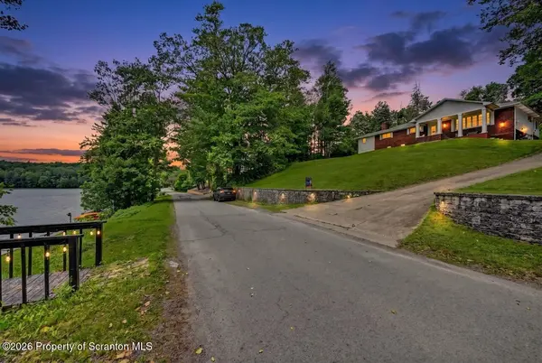 121 Baylors RD, Nicholson, PA 18446