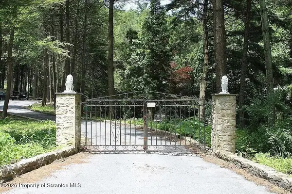 75-205 Stoney Brook LN, Palmerton, PA 18071