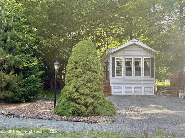 272 Tamarack TRL, Covington Twp, PA 18424