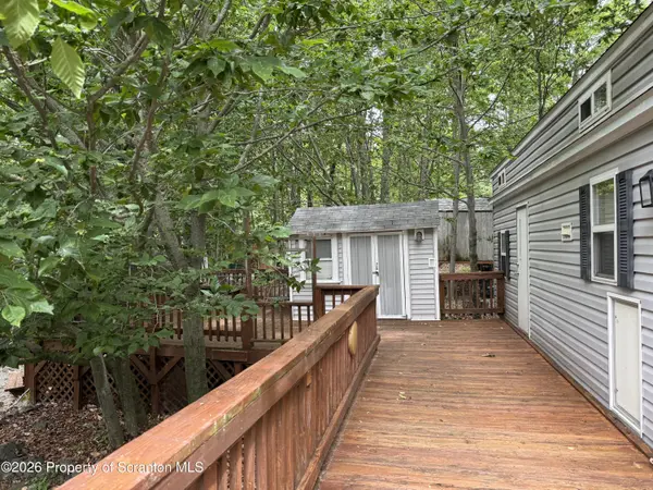 272 Tamarack TRL, Covington Twp, PA 18424