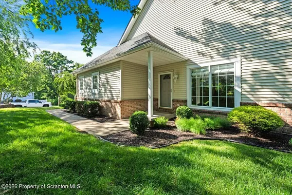 35 Sharon DR, Moosic, PA 18507