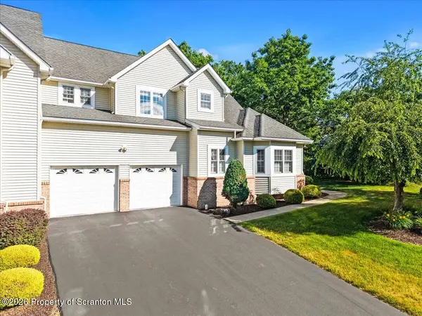 35 Sharon DR, Moosic, PA 18507