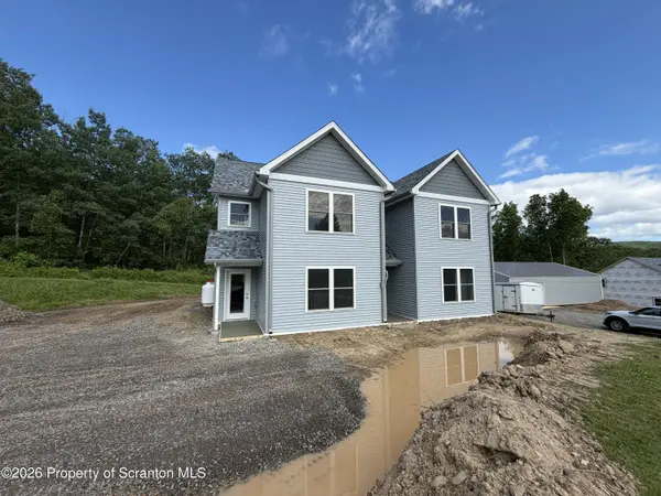 1066 Lakeland DR, Scott Twp, PA 18433
