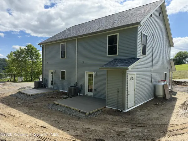 1066 Lakeland DR, Scott Twp, PA 18433