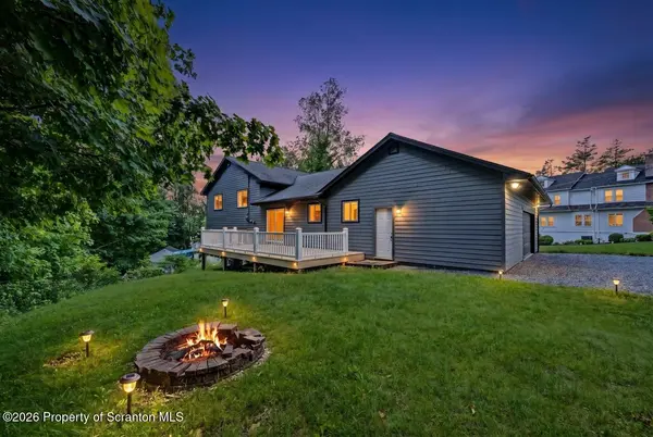 218 Ashmore AVE, Clarks Green, PA 18411