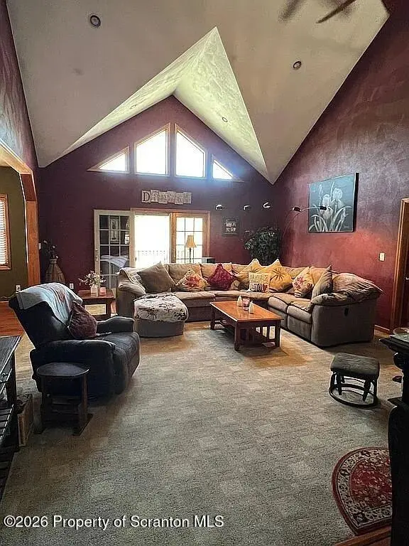 240 Sunset AVE, Greenfield Twp, PA 18407