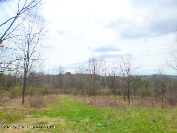 307 Bills LN, Nicholson, PA 18446
