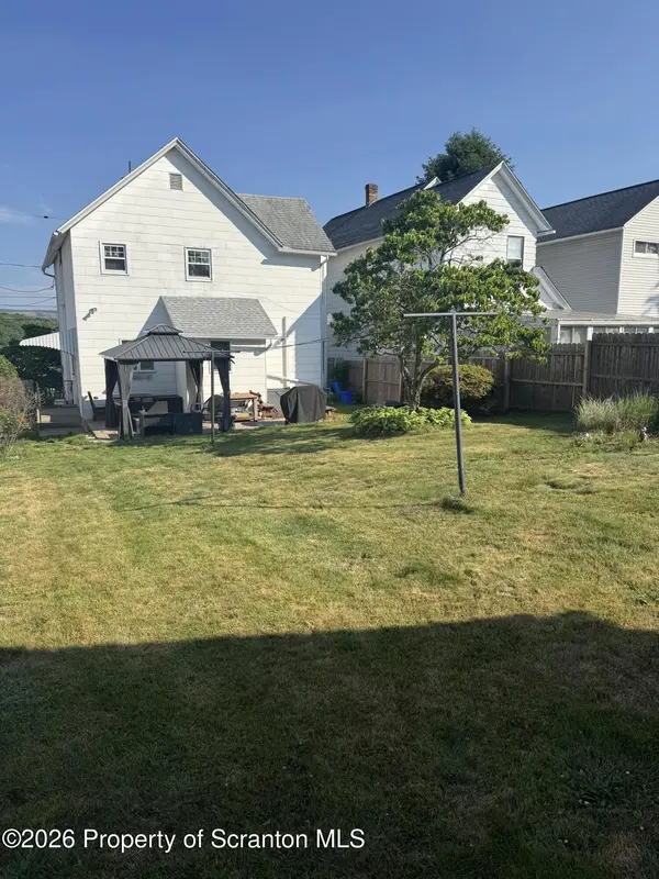 731 Carmalt ST, Dickson City, PA 18519
