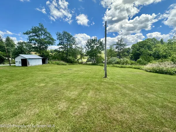5550 Leisure Lakes RD, Stevensville, PA 18845