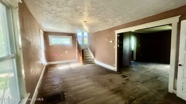 31 Bank ST, Montrose, PA 18801