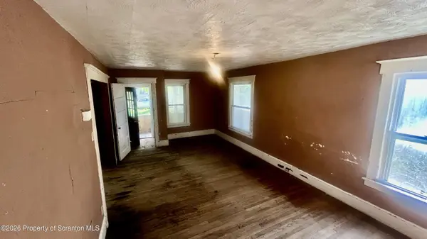 31 Bank ST, Montrose, PA 18801