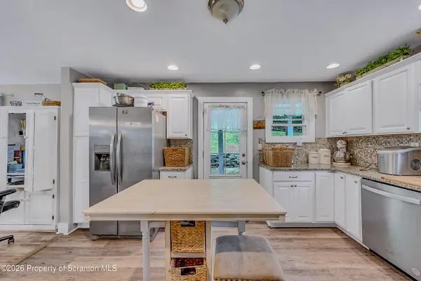 2042 State Route 92, Harding, PA 18643