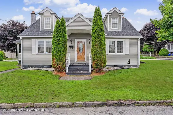 204 Penn AVE, Dupont, PA 18641