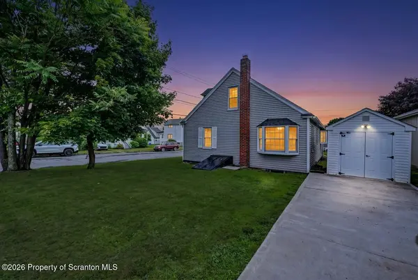 204 Penn AVE, Dupont, PA 18641