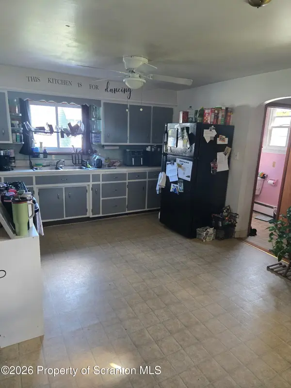 805 Throop ST, Dunmore, PA 18512