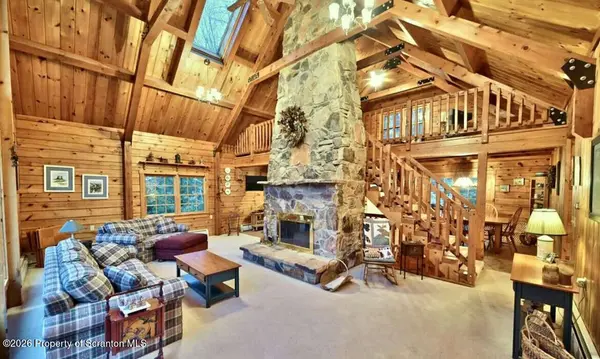 9 E Lake RD, Madison Twp, PA 18444