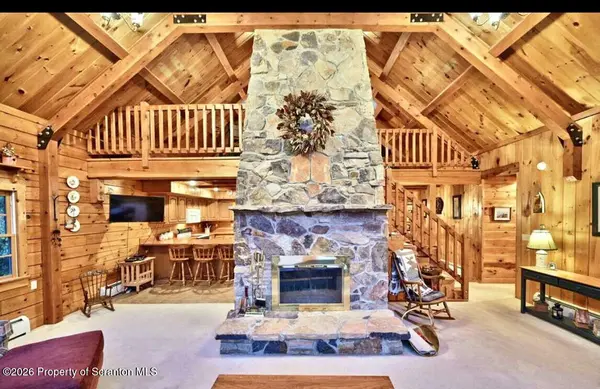 9 E Lake RD, Madison Twp, PA 18444