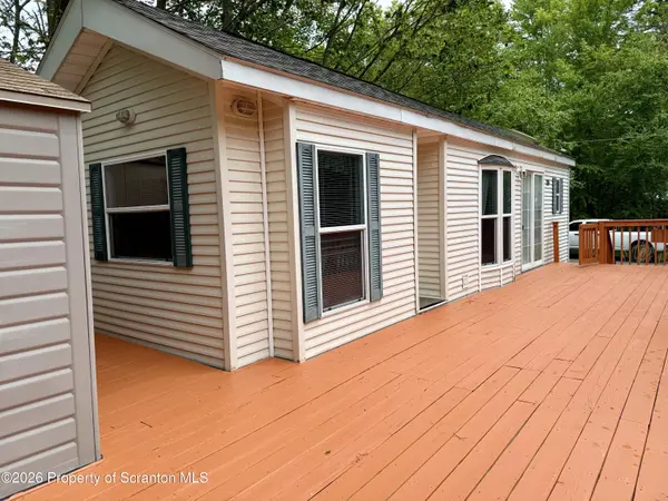 699 Snowshoe DR, Covington Twp, PA 18424