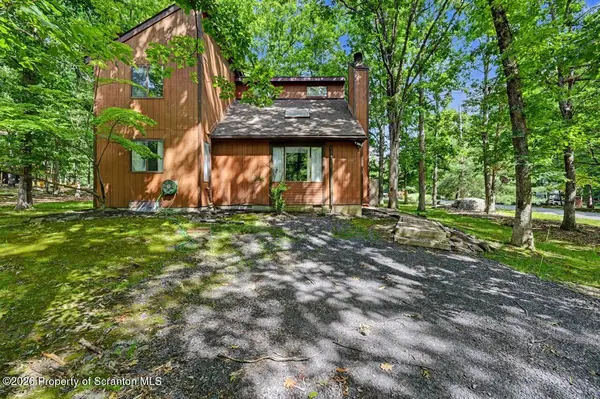 314 Hyland DR, East Stroudsburg, PA 18301