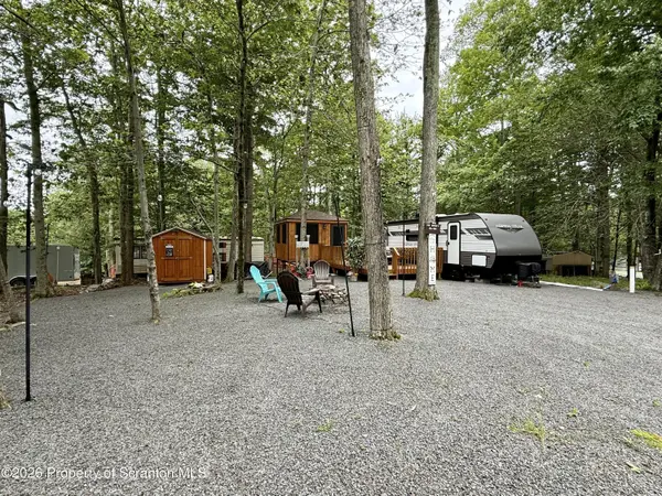 403 Beech PATH, Covington Twp, PA 18424
