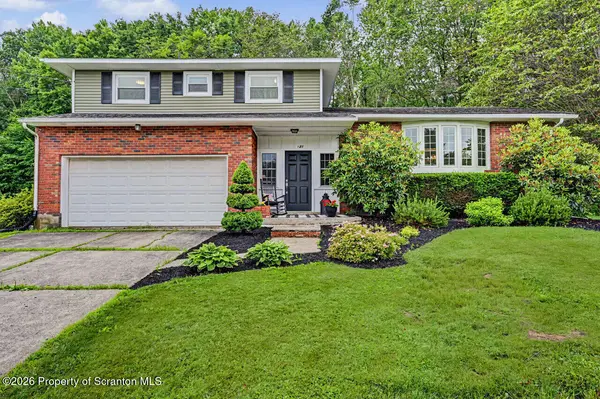 121 Sunset RD,  Roaring Brook Twp,  PA 18444