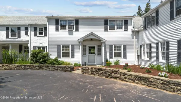 642 Lily Lake RD, Waverly, PA 18471