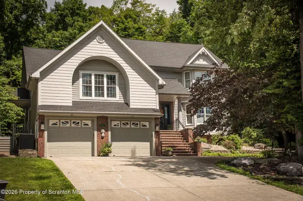 104 Nikelle LN, South Abington Twp, PA 18411