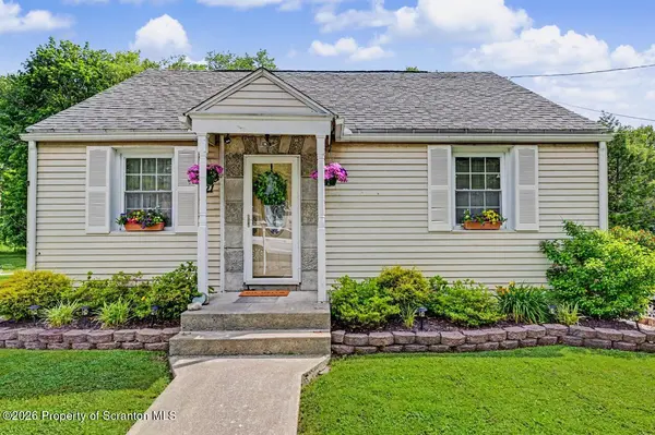21 Brook LN, Spring Brook Twp, PA 18444