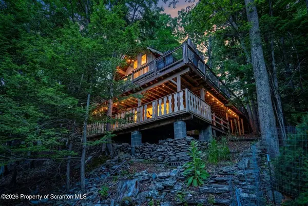 25 Bruin RD, Lake Ariel, PA 18436