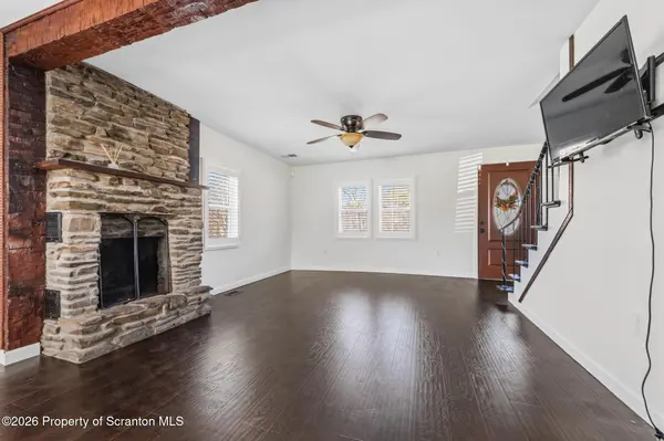 405 S Turnpike RD, Dalton, PA 18414