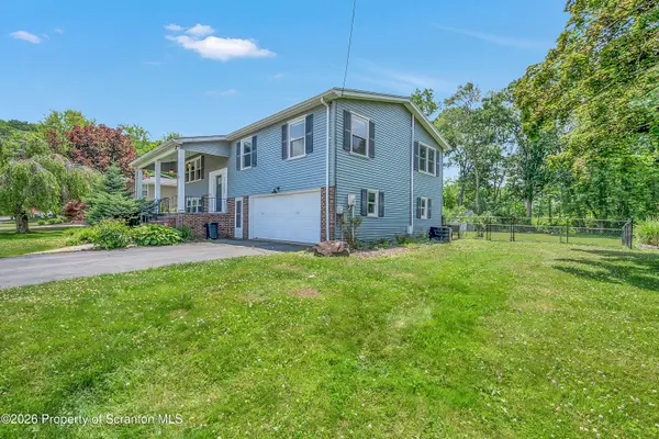 23 Driftwood DR, Clarks Summit, PA 18411