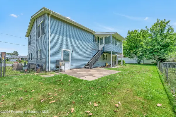 23 Driftwood DR, Clarks Summit, PA 18411