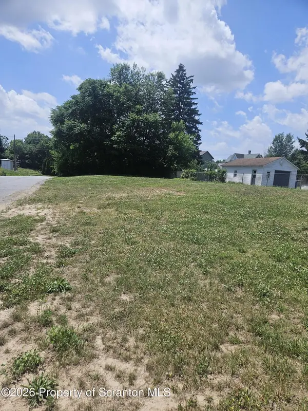 11 Throop ST, Scranton, PA 18508