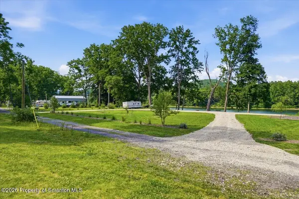 Sunset DR, Pittston, PA 18643