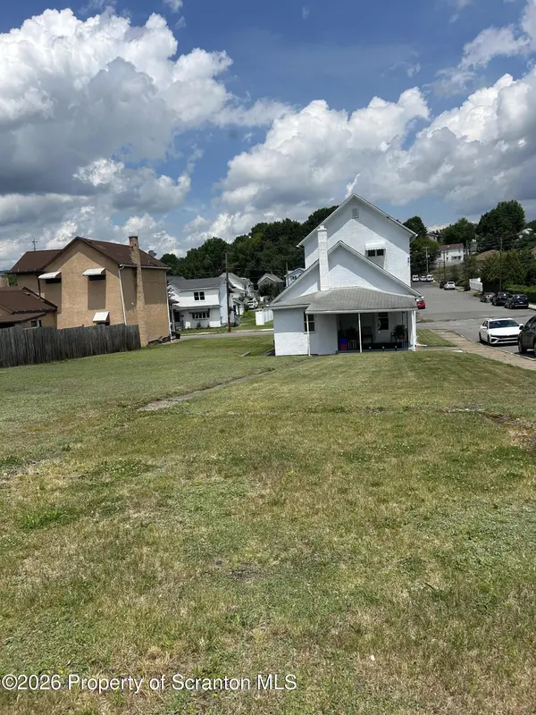 300 Charles ST, Old Forge, PA 18518
